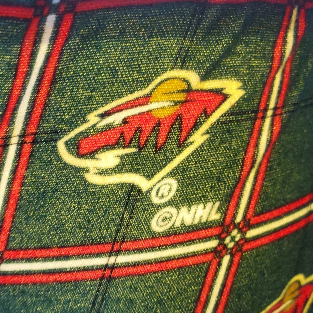Minnesota Wild Green Plaid Table Lamp  Logo Fabric Shade Chrome Glass Base NHL